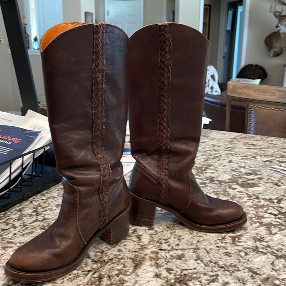 Fryes boots Sabrna Campus braided brown tan rare find